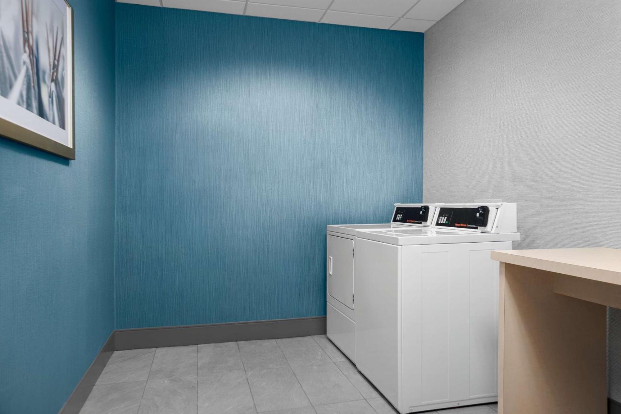 Hampton Inn & Suites Atlanta-Six Flags Lithia Springs Eksteriør billede